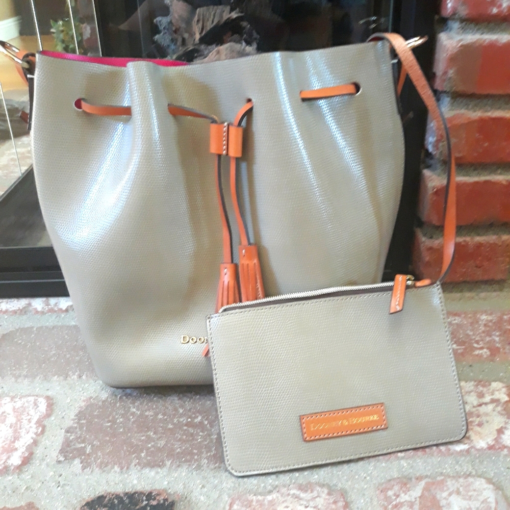Dooney & Bourke Handbag